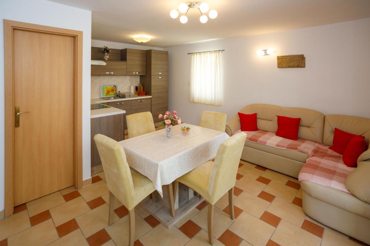 Apartmani Bakran Krk Town Esterno foto