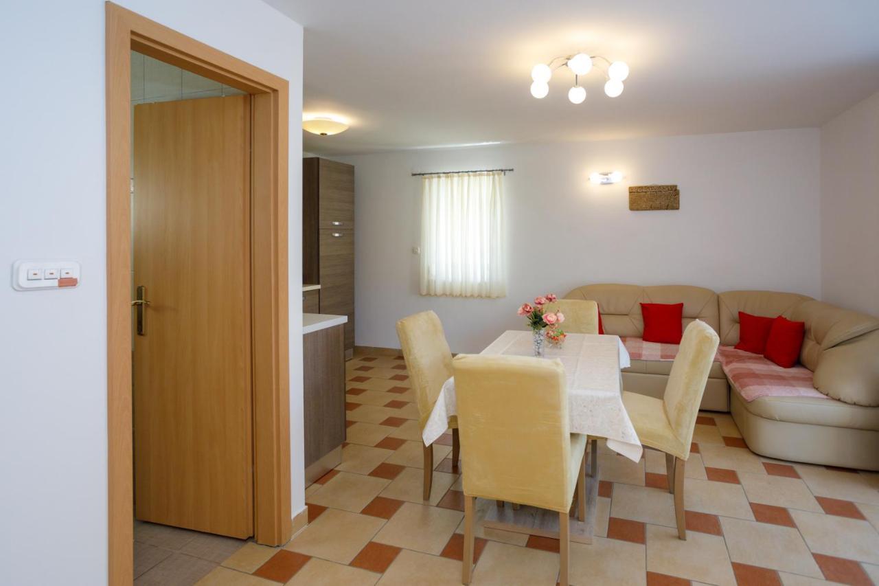 Apartmani Bakran Krk Town Esterno foto