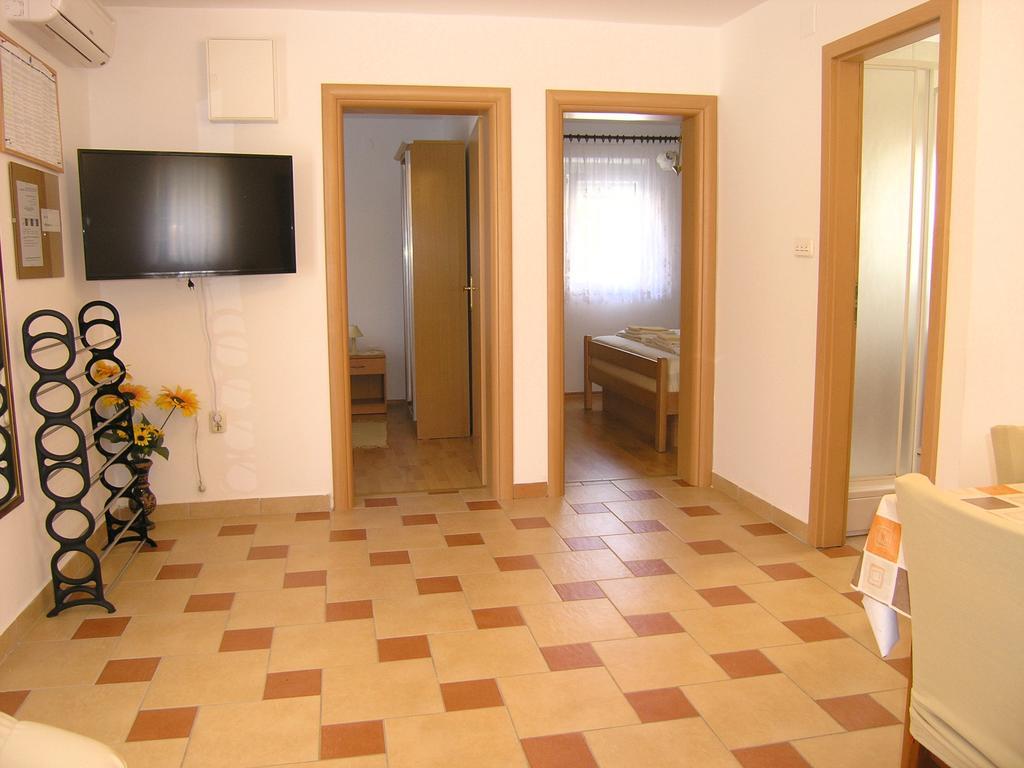 Apartmani Bakran Krk Town Esterno foto